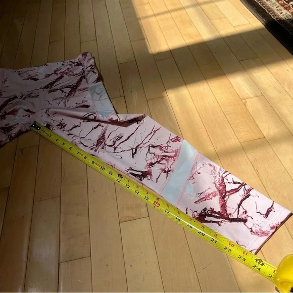 BSP Better Sports Performance Pink Camouflage Leggigns Woman’s Size Medium M - Picture 7 of 9